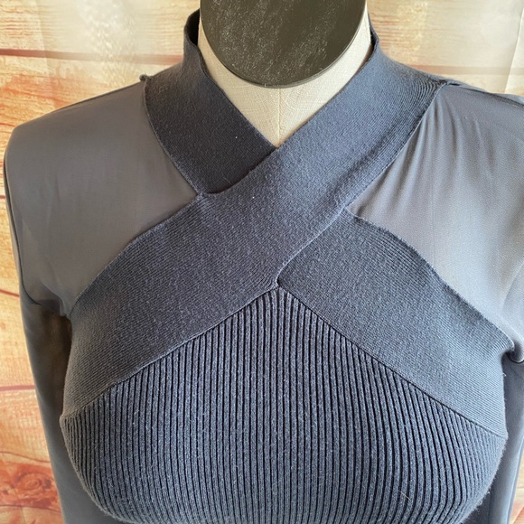 New York and Company 7th Avenue Sheer Sleeve Sweater Top Like new size small - Picture 2 of 8